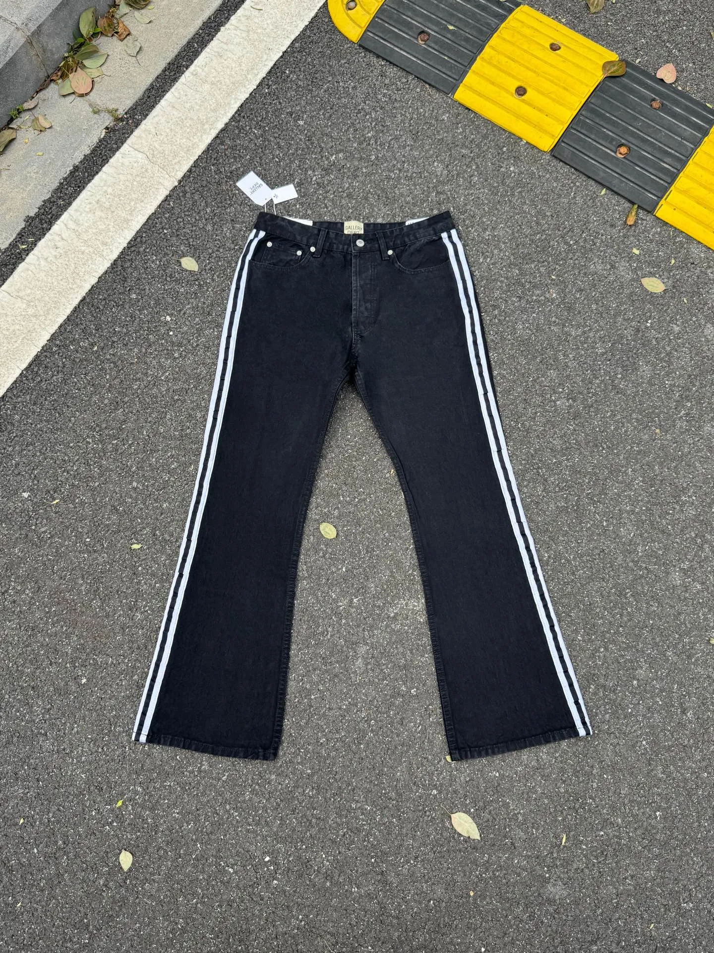 P220💰G78 GALLERY DEPT. Three-bar white-striped jeans, the trendy American loose trousers for men and women in the casual group. Color: black. Size: S-XXL (corresponds to 28-36)